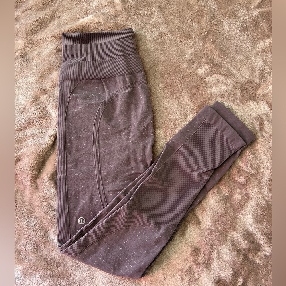 Lululemon Free to Flow 7/8 Tights 25”